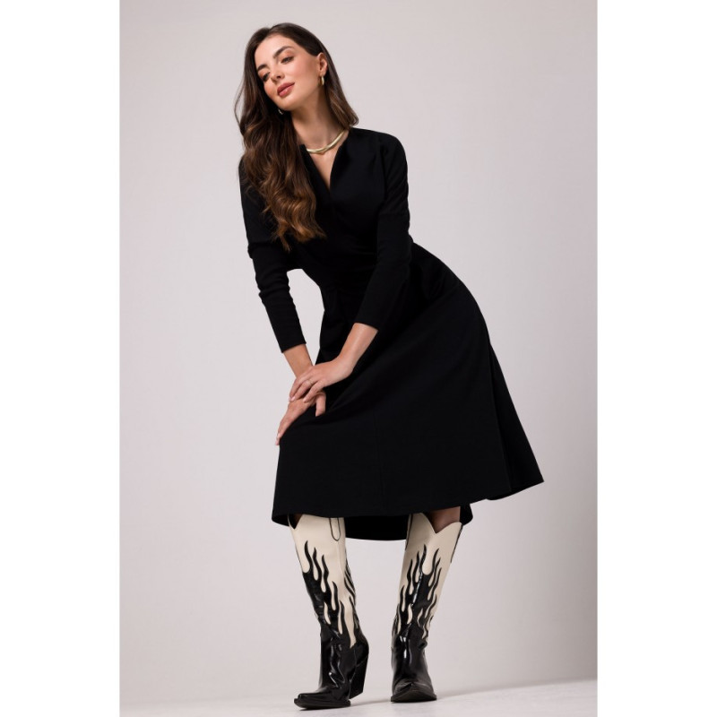 B273 Sukienka z mocno zaznaczoną talią - czarna