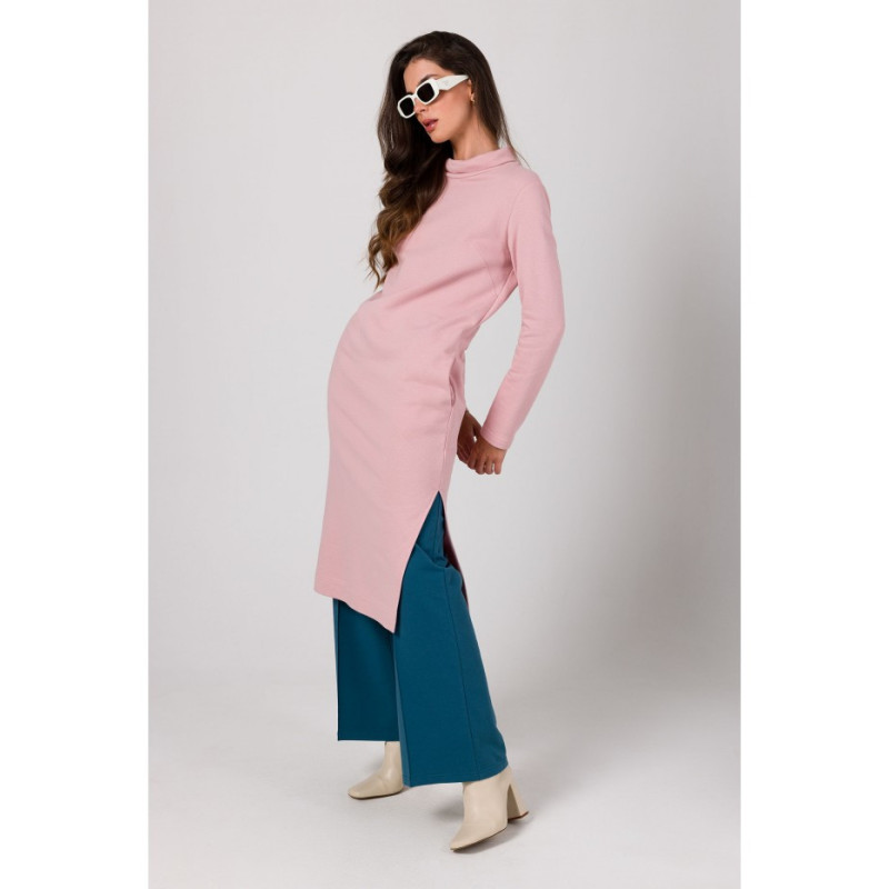 B274 Sukienka z półgolfem - pudrowa