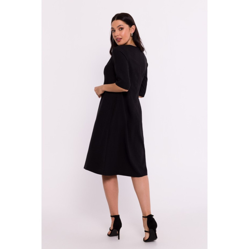 B280 Sukienka trapezowa z dekoltem V - czarna