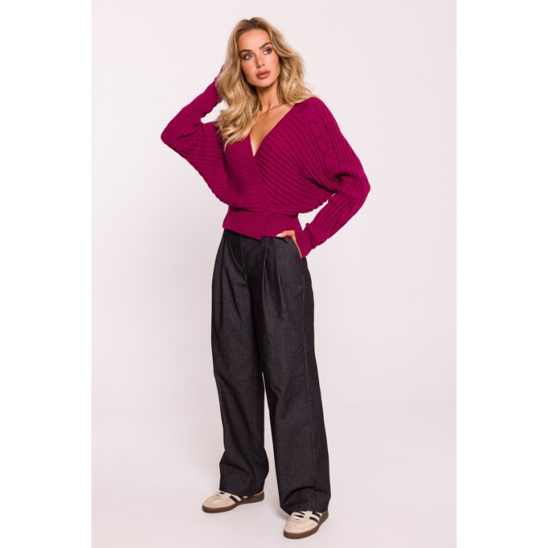 M809 Krótki sweterek z kopertowym dekoltem - różowy