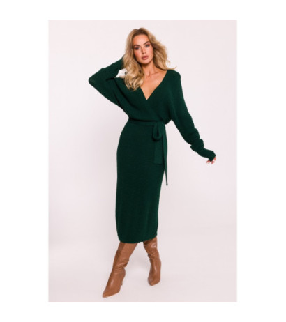 M810 Sukienka swetrowa z dekoltem kopertowym i paskiem - zielona