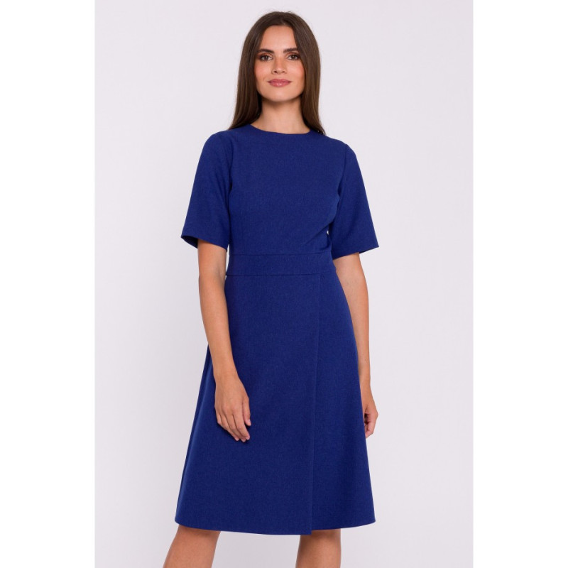 S373 Sukienka z trapezowym dołem i zakładką - niebieska