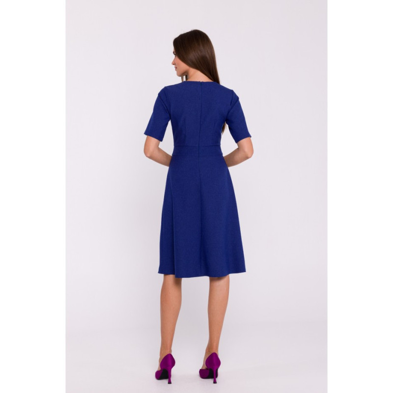 S373 Sukienka z trapezowym dołem i zakładką - niebieska