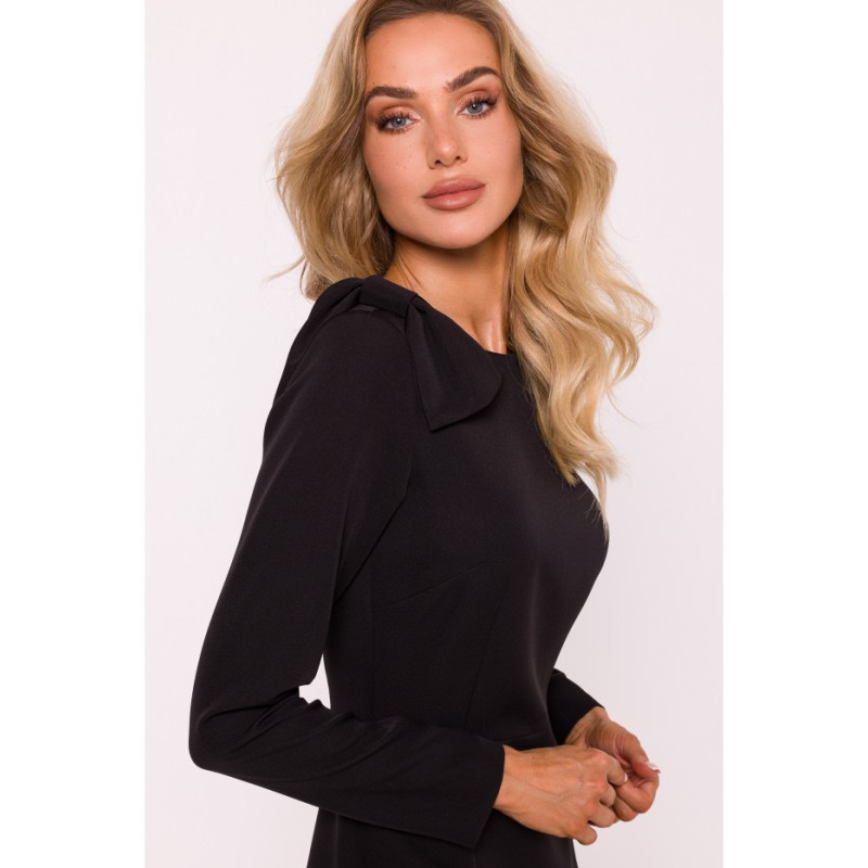 M814 Sukienka z kokardą na ramieniu - czarna