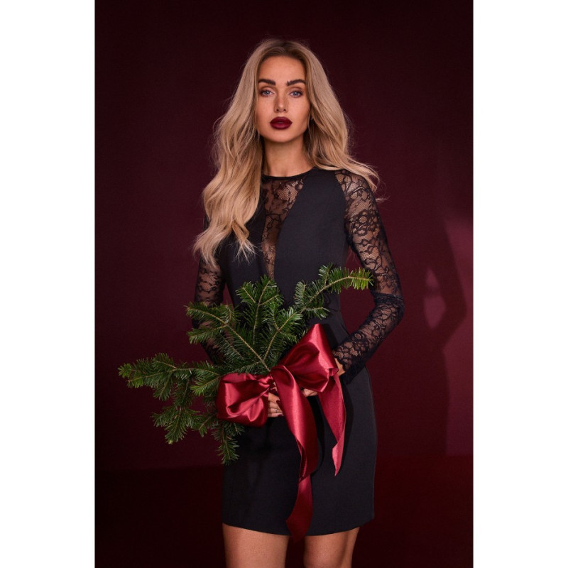 M838 Sukienka mini z koronkowymi rękawami - czarna