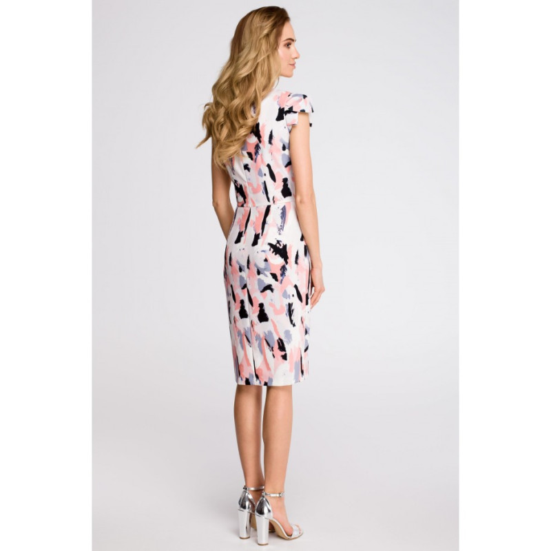 S101 Ołówkowa sukienka z dekoltem i krótkimi rękawami - model 2