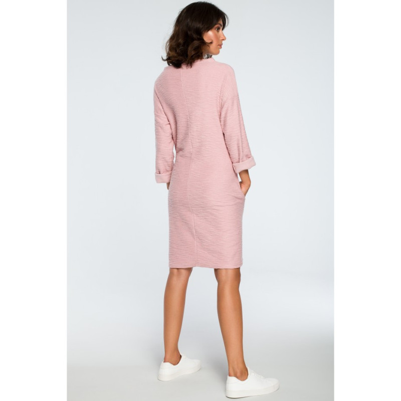 B096 Sukienka z kieszeniami na przodzie - pudrowa