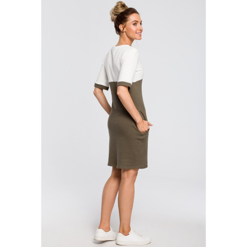 M418 Wygodna dwukolorowa sukienka - militarno-zielona
