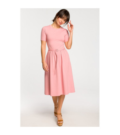 B120 Sukienka z paskiem i klamerką - różowa