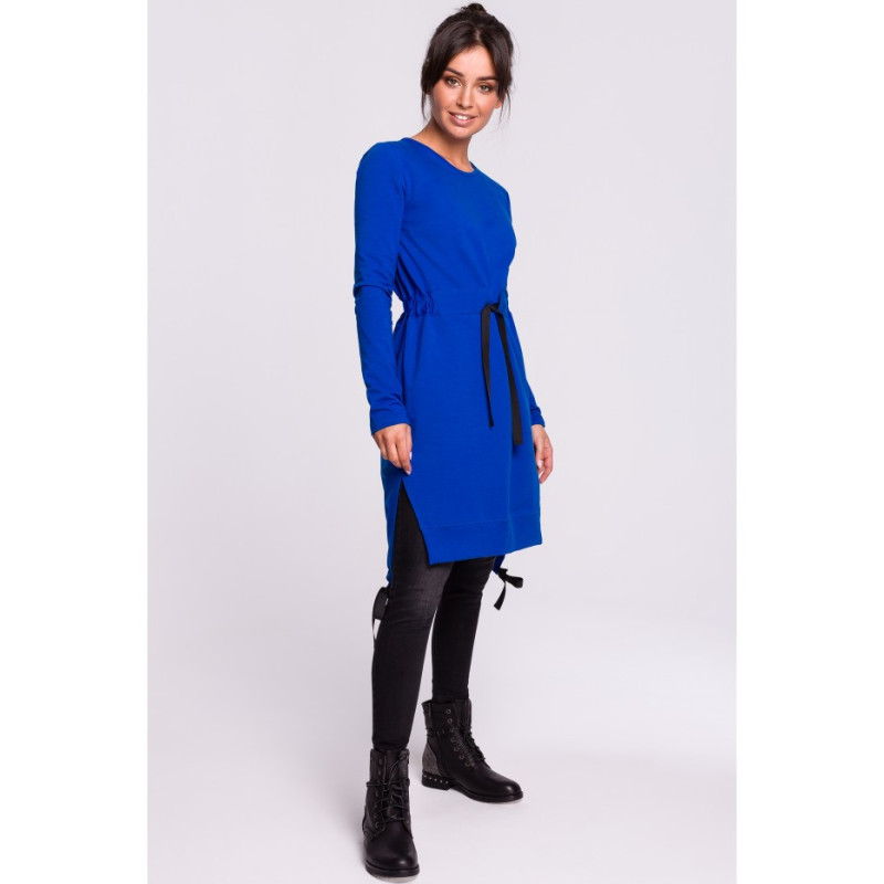 B133 Sukienka z rozcięciami na bokach - chabrowa