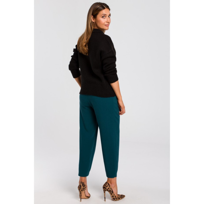 S185 Krótki sweter o luźnym splocie - czarny