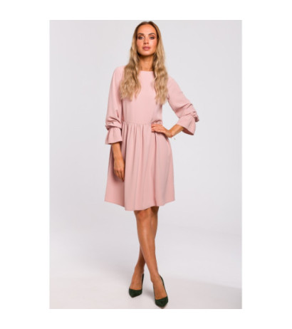 M465 Sukienka z rękawami i falbanką - pudrowa