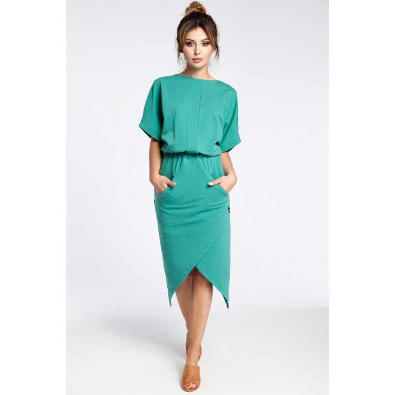 B029 Nowoczesna sukienka z zakładką - zielona