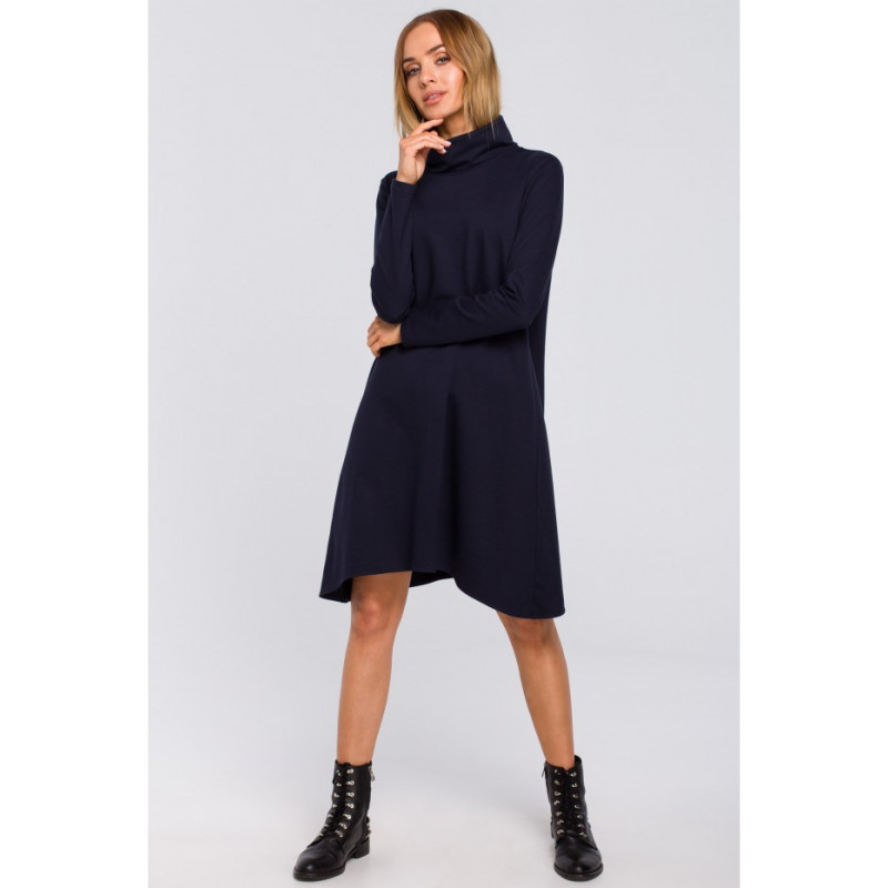 M480 Trapezowa sukienka z golfem - granatowa