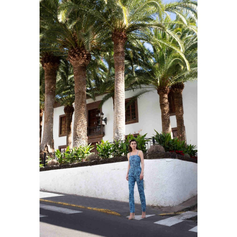 K050 Kombinezon na cienkich ramiączkach z paskiem - model 1