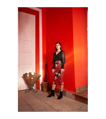 K063 Koronkowa spódnica ołówkowa - model 1