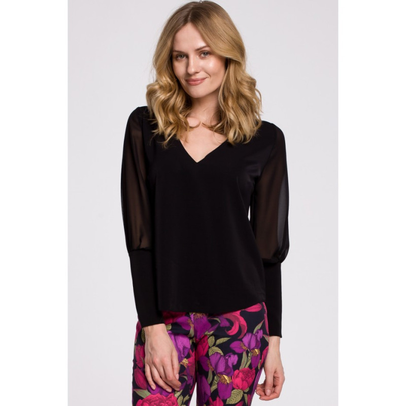 K066 Szyfonowa bluzka z dekoltem typu V - czarna