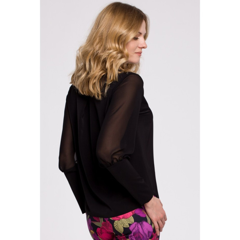 K066 Szyfonowa bluzka z dekoltem typu V - czarna