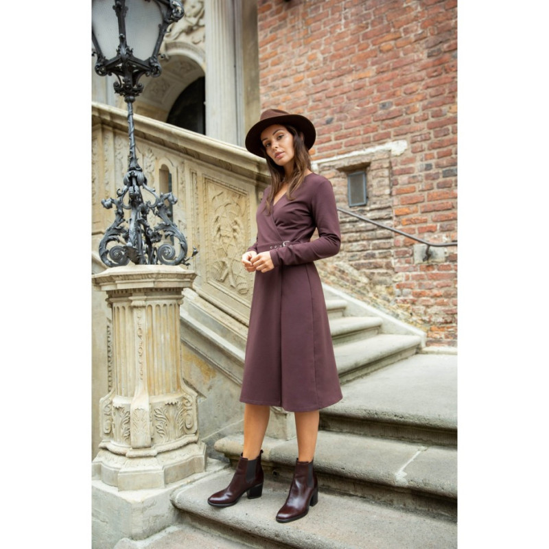 B161 Kopertowa sukienka z paskiem - brązowa