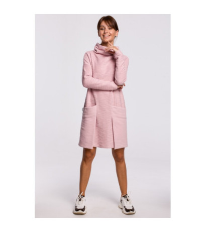 B177 Prosta sukienka z wysokim kołnierzem - pudrowa