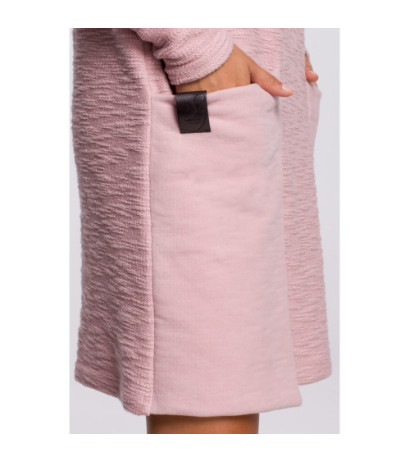 B177 Prosta sukienka z wysokim kołnierzem - pudrowa