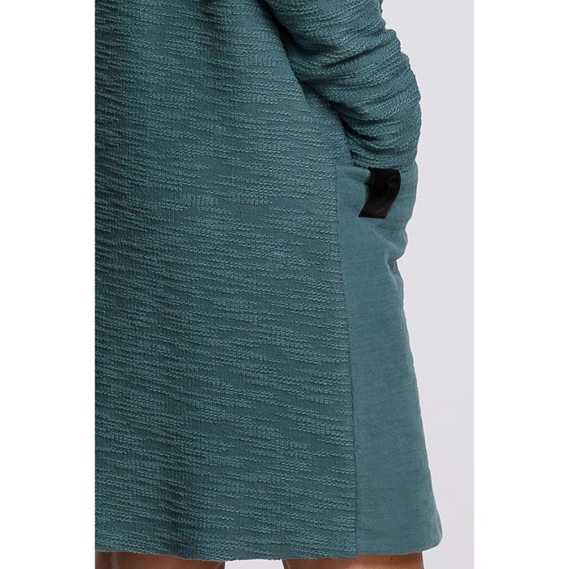 B177 Prosta sukienka z wysokim kołnierzem - turkusowa