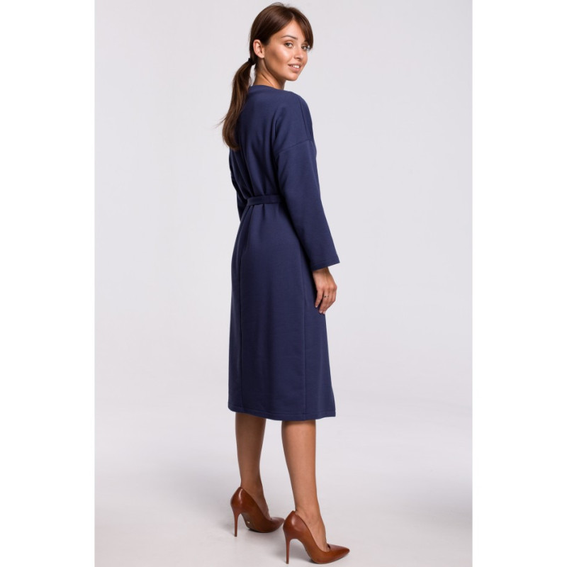 B178 Elegancka sukienka z paskiem w talii - niebieska