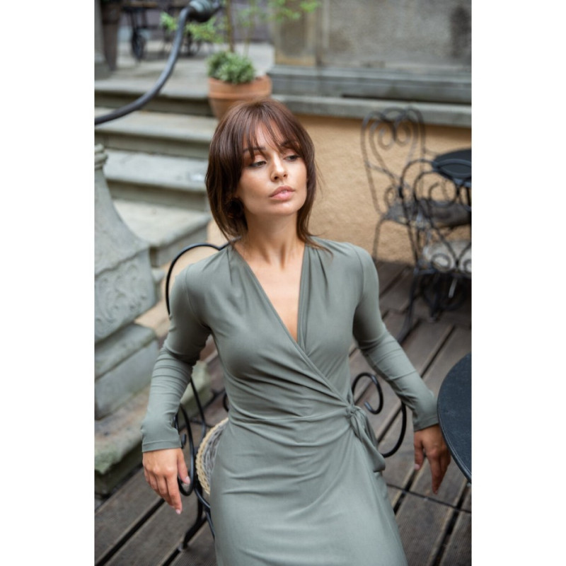 B184 Sukienka kopertowa midi z długim rękawem - khaki