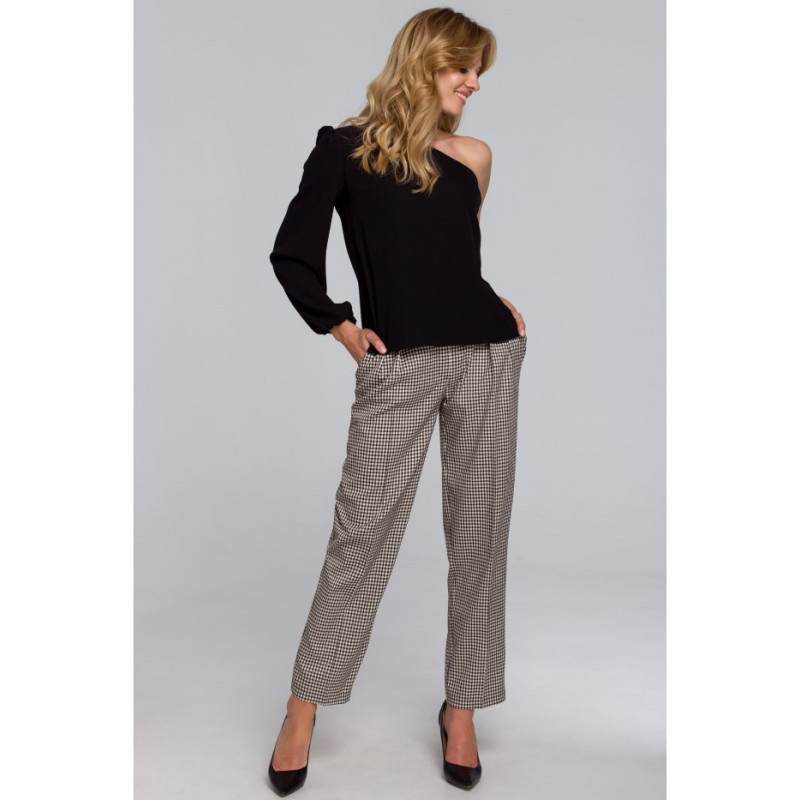 K080 Bluzka na jedno ramię - czarna