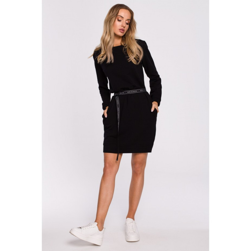 M590 Sukienka Z Regulowanym Paskiem - czarna