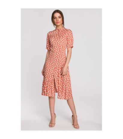 S263 Sukienka ze stójką i falbaną na dole - łososiowy