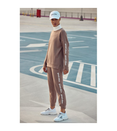 M621 Spodnie z logo GOOD VIBES - cappuccino