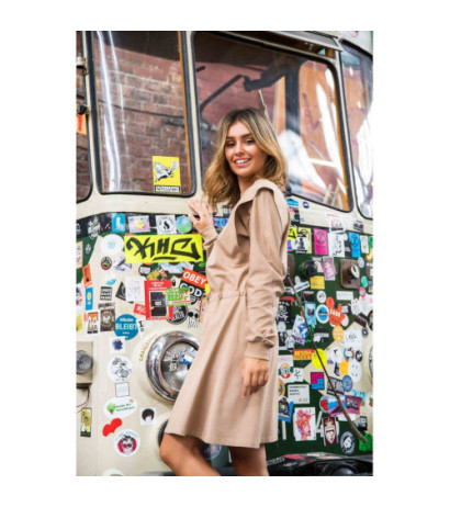 B208 Rozkloszowana sukienka z wiązaniem - orzechowa