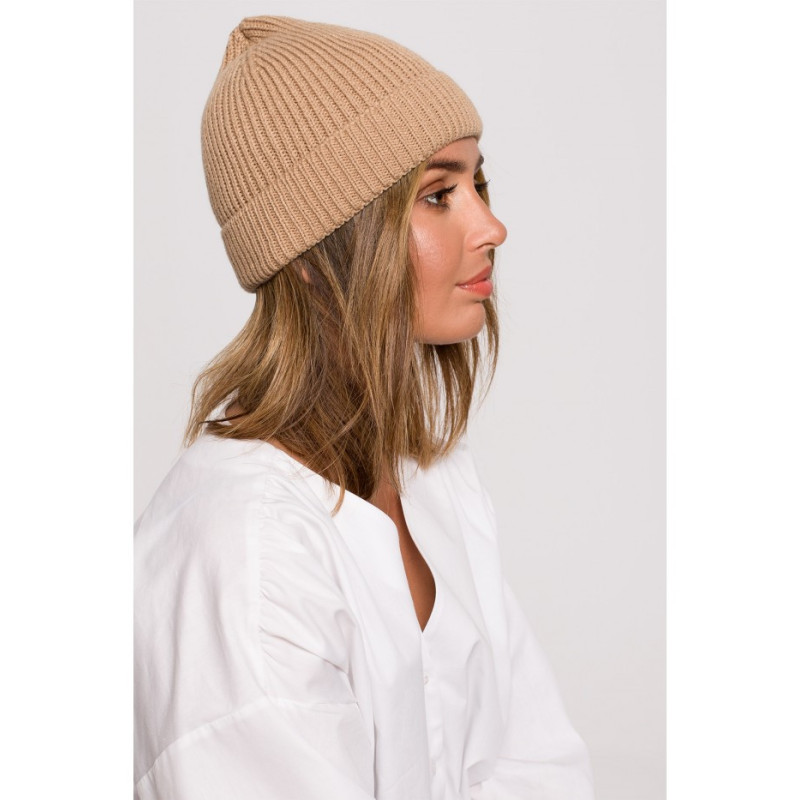 BK079 Czapka splot łańcuszek - kamelowa