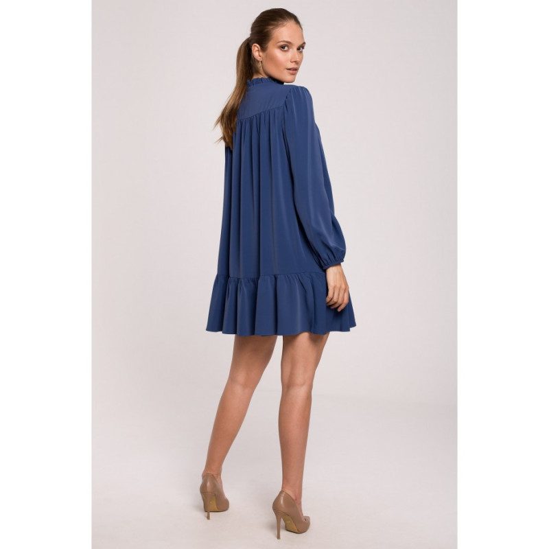 K120 Sukienka oversize z falbaną - niebieska