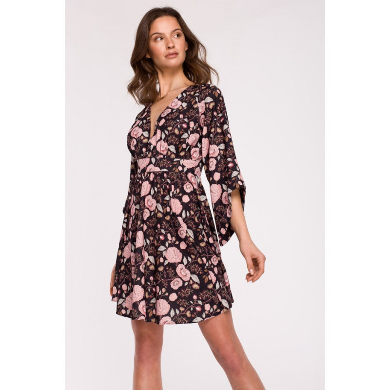 K133 Sukienka rozkloszowana mini - model 3