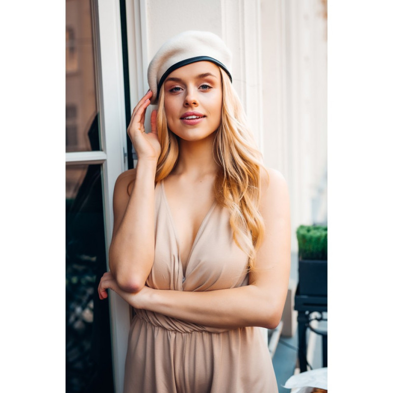 LA098 Kombinezon typu romper gładki - cappucino