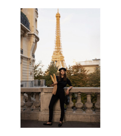 B244 Kombinezon z dekoltem na zakładkę z tyłu - czarny