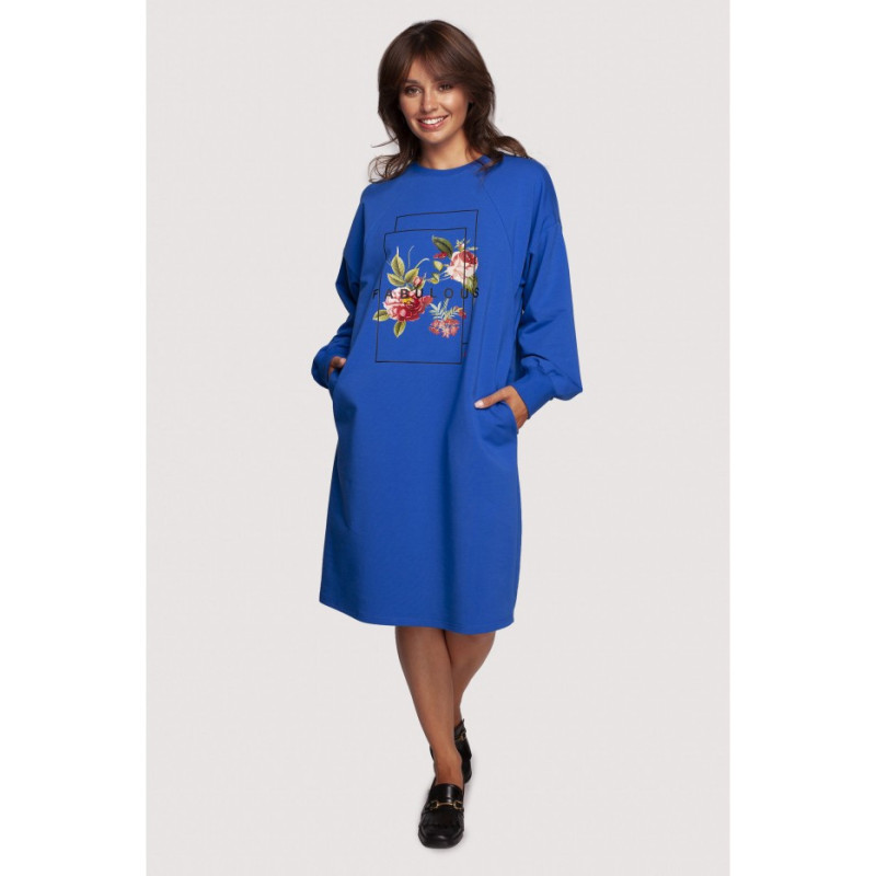 B247 Sukienka z nadrukiem - chabrowa