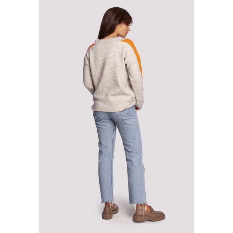 BK093 Sweter w serek z kontrastowymi lampasami - kość słoniowa