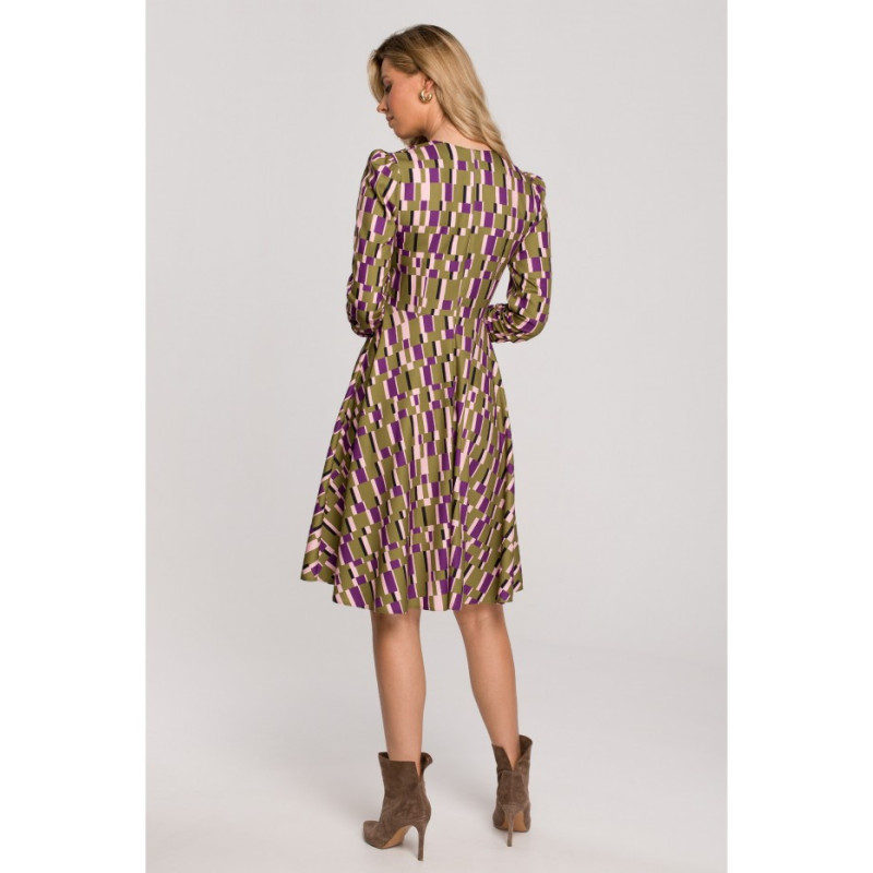 K145 Sukienka rozkloszowana we wzór - model 1