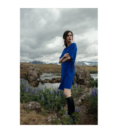 S326 Sukienka z podwójnym przodem i ozdobnymi klamrami - chabrowa