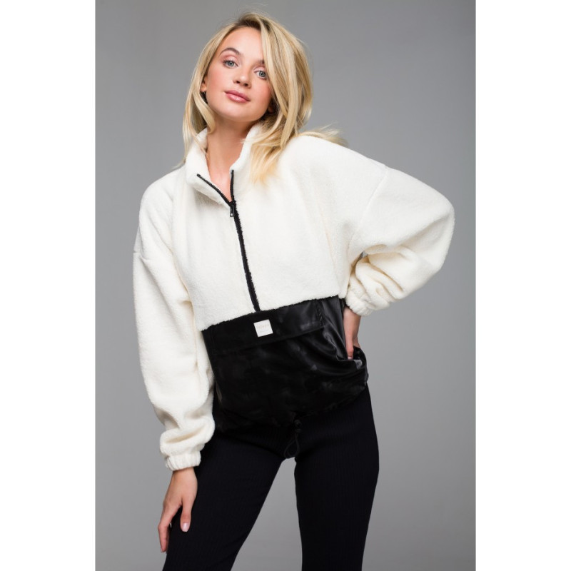 LA114 Pluszowa bluza z kieszenią na rzep - model 1