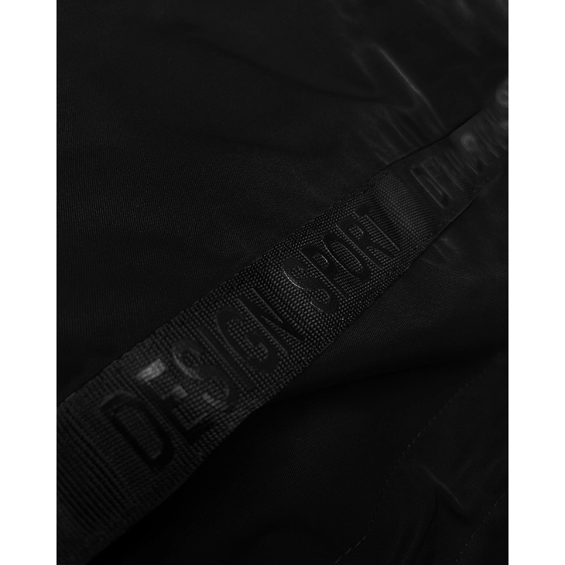 LHD (LHD-24592) striukė