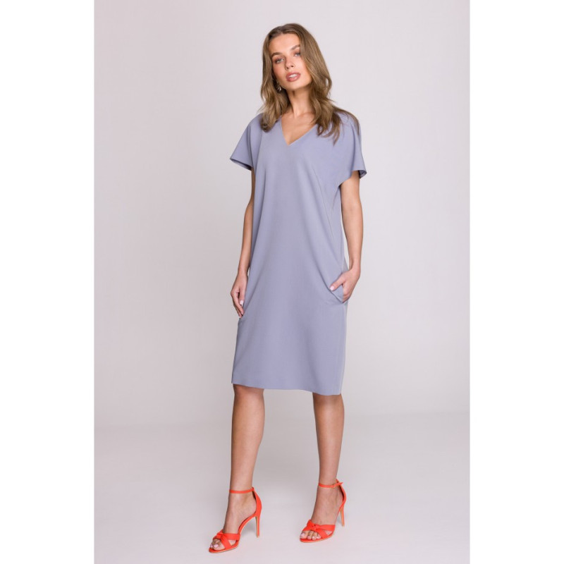 S392 Sukienka o luźnym fasonie z dekoltem V - gołębi
