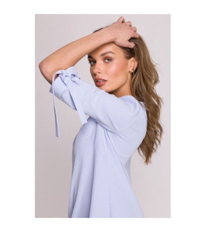 S393 Sukienka z wiązanymi rękawami - błękitna