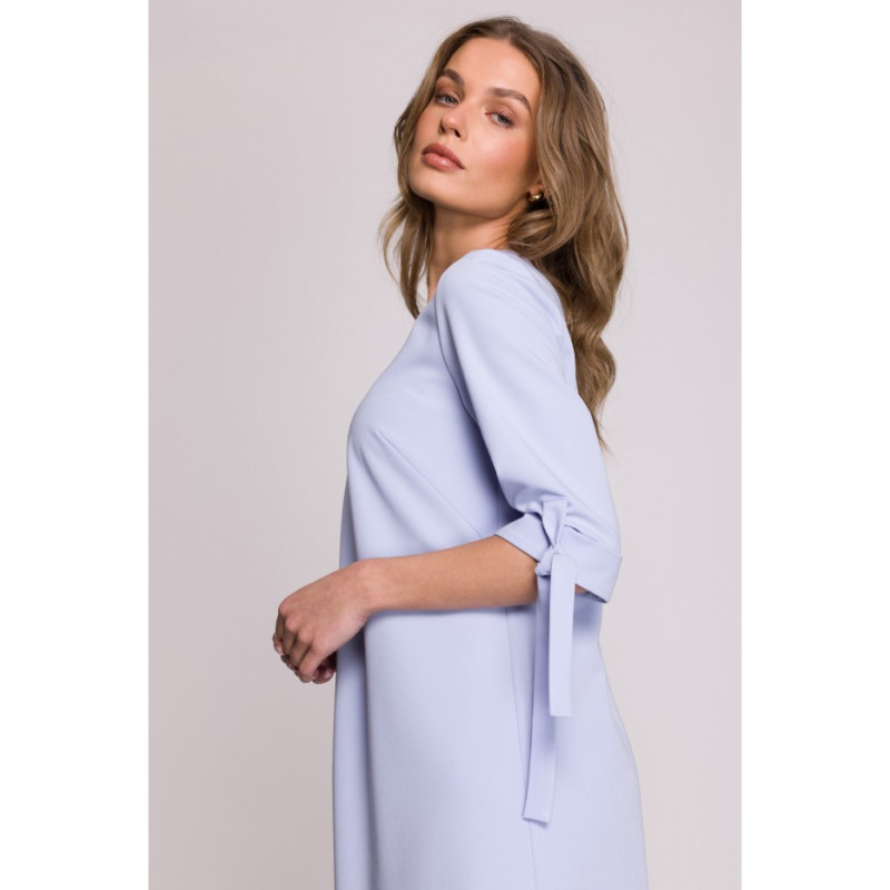 S393 Sukienka z wiązanymi rękawami - błękitna