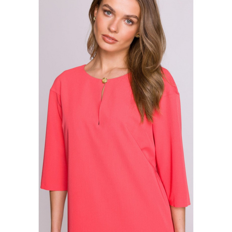 S394 Sukienka o luźnym fasonie z łezką w dekolcie - koralowa