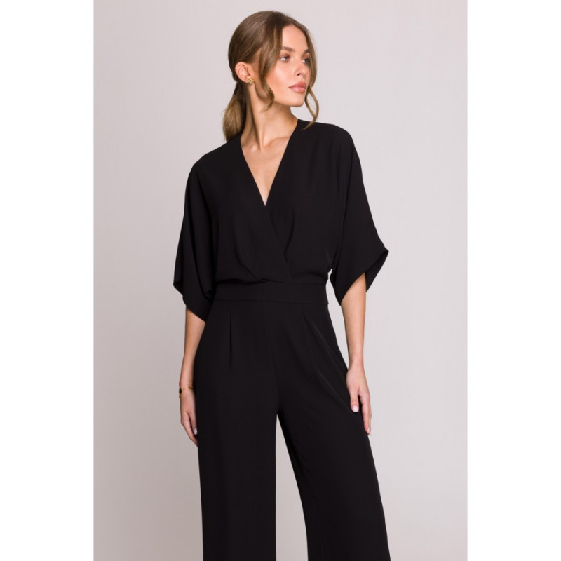S395 Kombinezon z dekoltem kopertowym - czarny