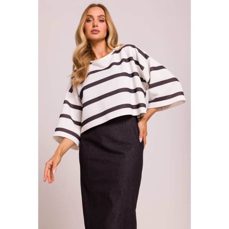 M844 Krótka bluza z nadrukiem - model 1